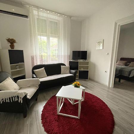 Apartment Milijana Subotica Exterior photo
