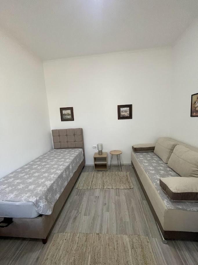 Apartment Milijana Subotica Exterior photo