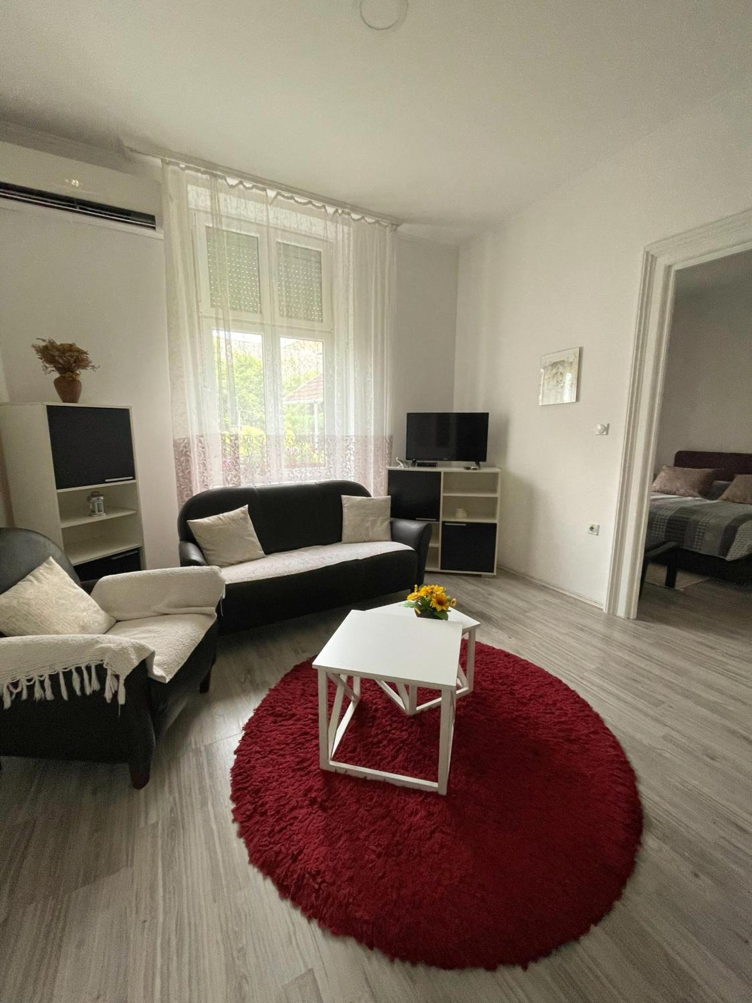 Apartment Milijana Subotica Exterior photo